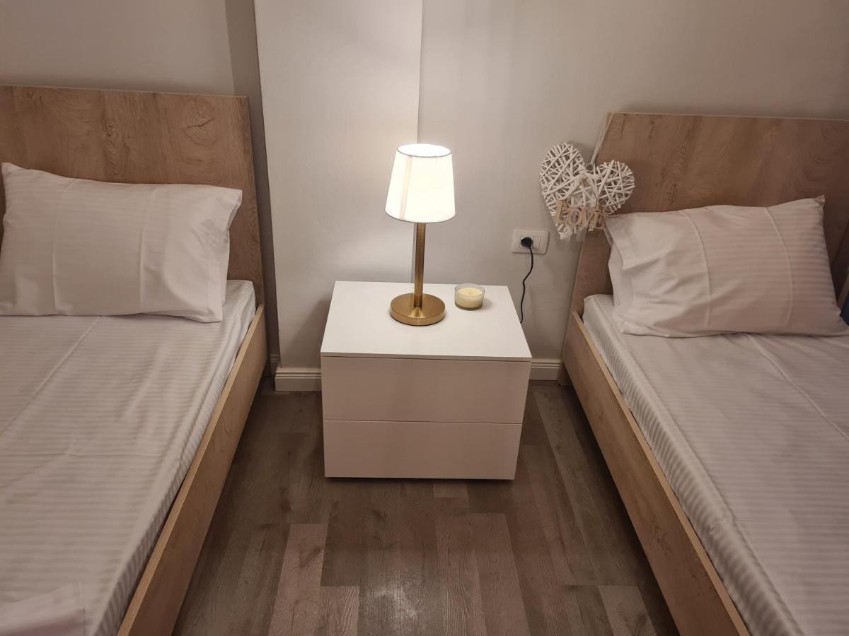 Old Beach Apartment Vlora 外观 照片